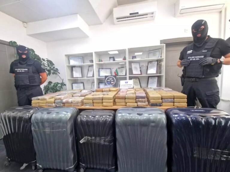 rekor-kokain-yakalama-206-kilo-ele-gecirildi-cp1qUkgJ.jpg